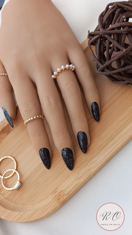 Dark glitters