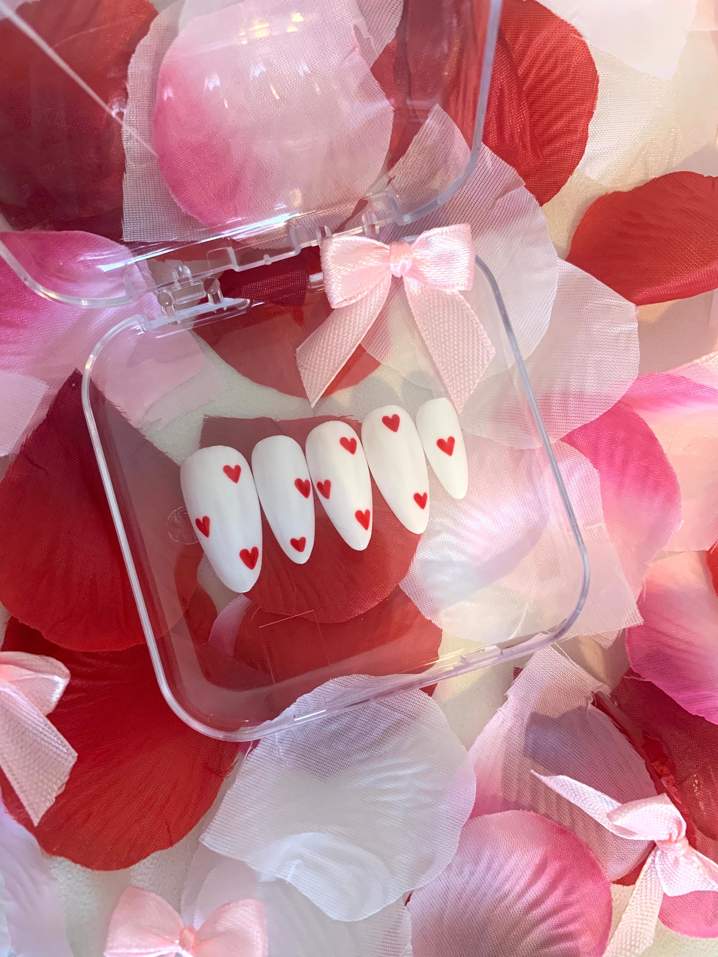 RED KISSES